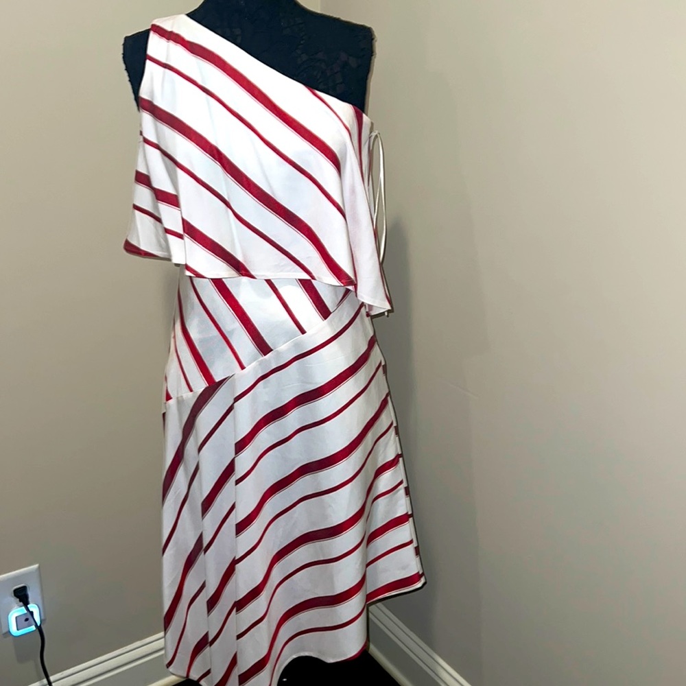 Banana Republic one should dress with asymmetrical hem